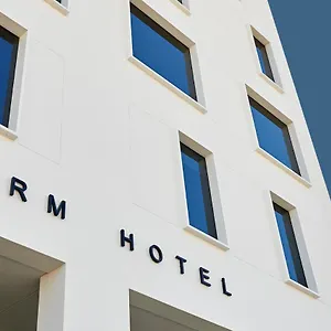 verificați disponibilitatea