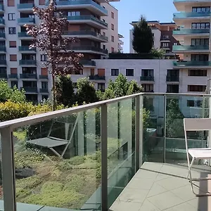 verificați disponibilitatea
